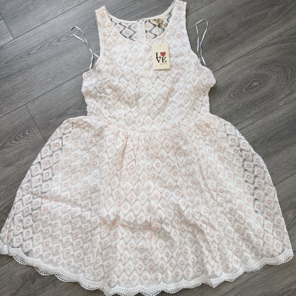 Love Point Lace Dress Floral Pattern
